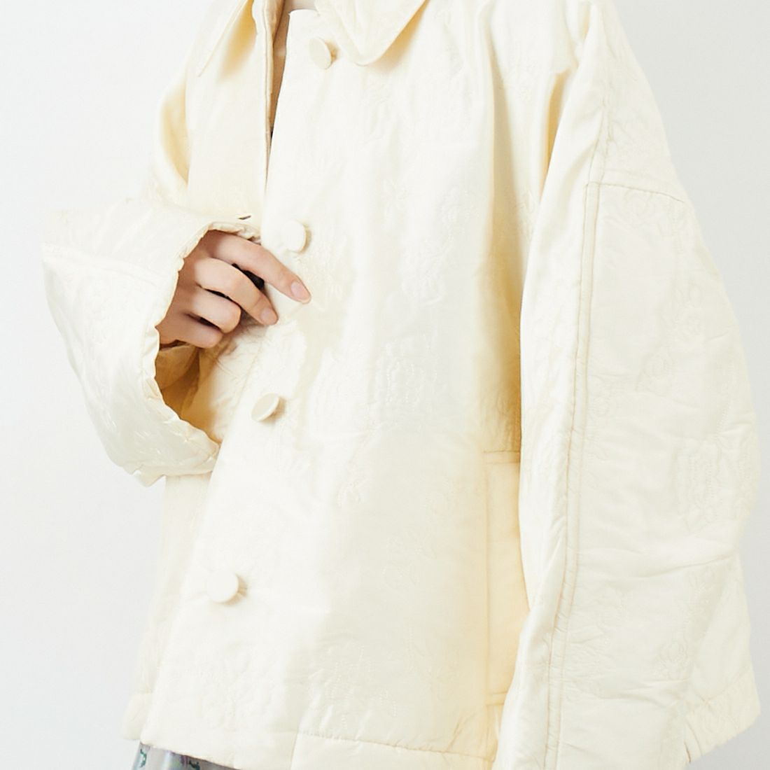 ne Quittez pas [ヌキテパ] フラワー刺繍キルティングジャケット [010952FF3] 03 IVORY &&モデル身長：162cm 着用サイズ：F&&