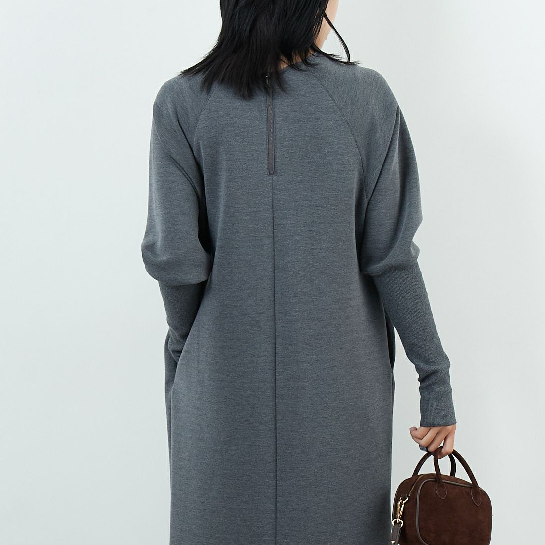 CLOCHE [クロシェ] ロングリブダンボールワンピース [55085029] ﾁｬｺｰﾙ &&モデル身長：167cm 着用サイズ：2&&