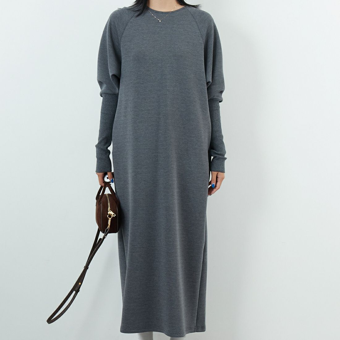 CLOCHE [クロシェ] ロングリブダンボールワンピース [55085029] ﾁｬｺｰﾙ &&モデル身長：167cm 着用サイズ：2&&