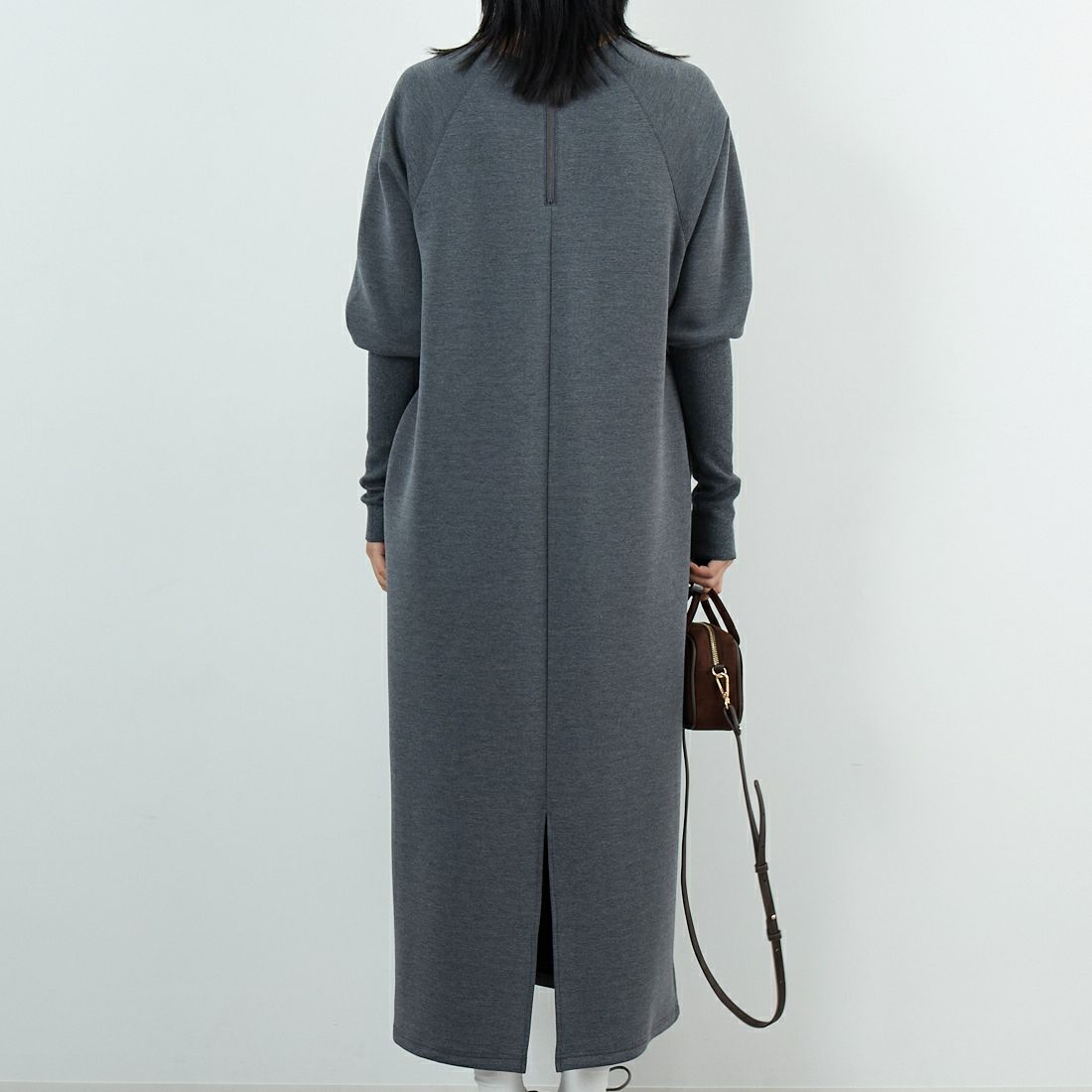 CLOCHE [クロシェ] ロングリブダンボールワンピース [55085029] ﾁｬｺｰﾙ &&モデル身長：167cm 着用サイズ：2&&