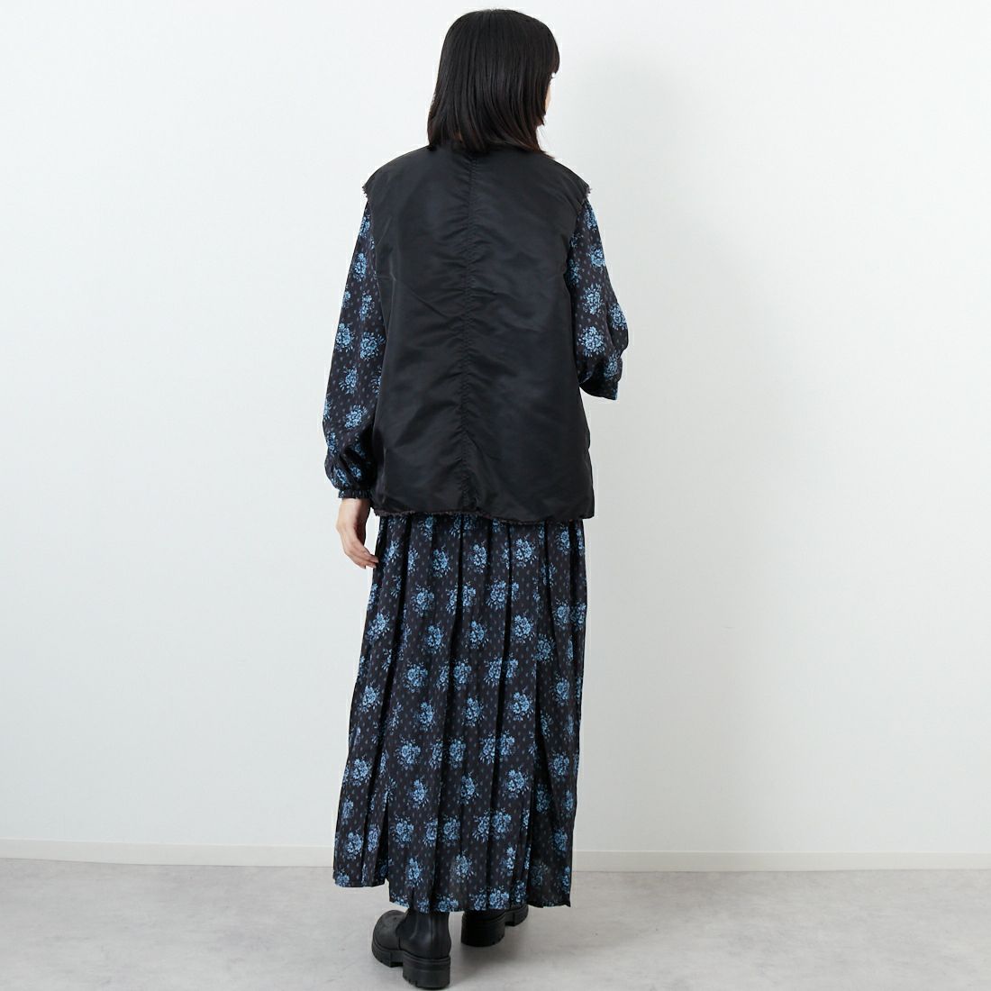 STELLA CIFFON [ステラシフォン] スーパーテディファー リバーシブルベスト [ST3-26102] 82 CHARCOA &&モデル身長：162cm 着用サイズ：36&&