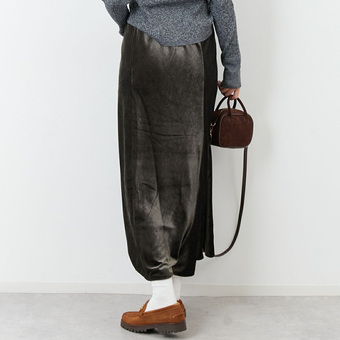 marmors [マルモア] ベロアスカート [0225302126] GRAY &&モデル身長：167cm 着用サイズ：36&&