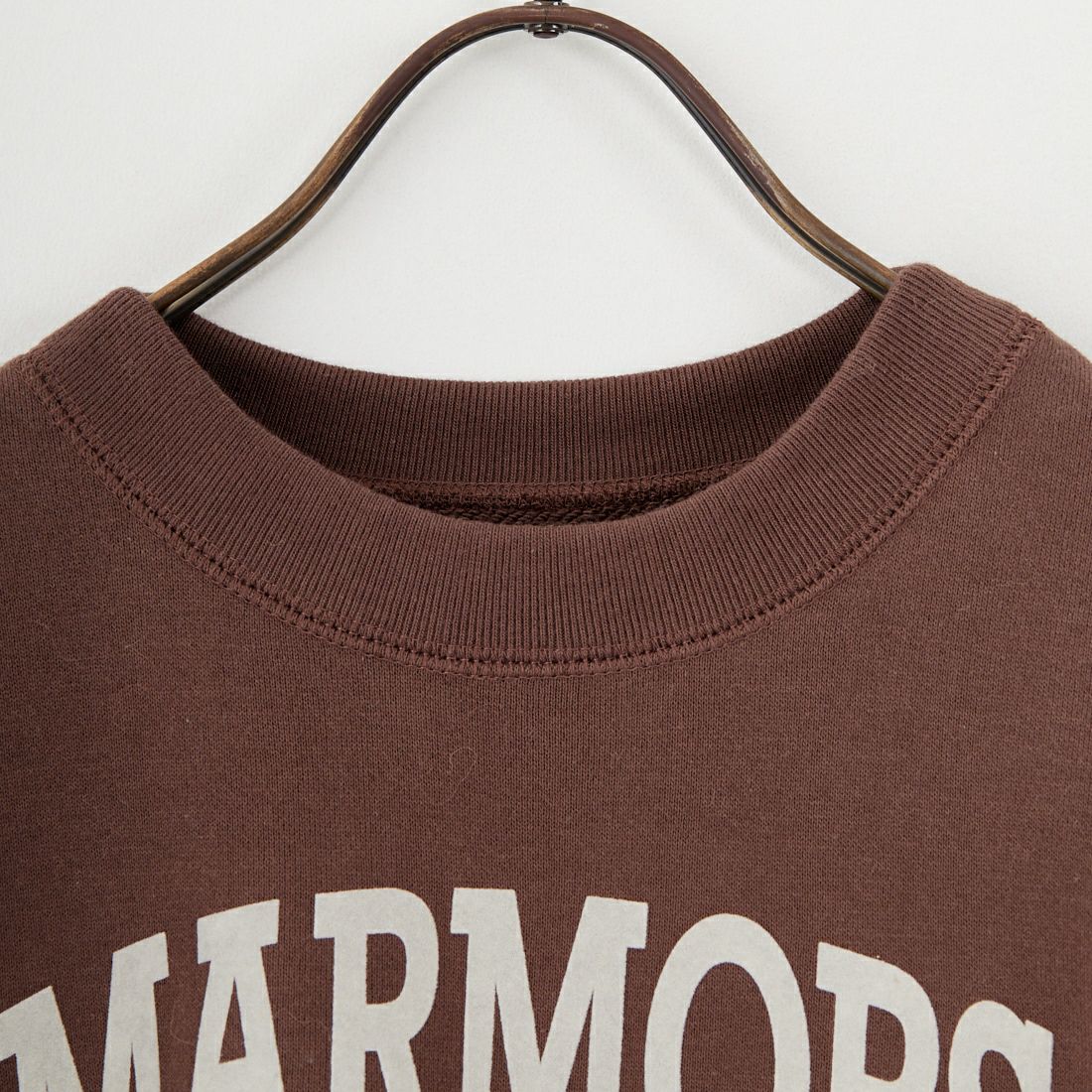 marmors [マルモア] エンブレムフロッキープリントスウェット [0225309130] BROWN
