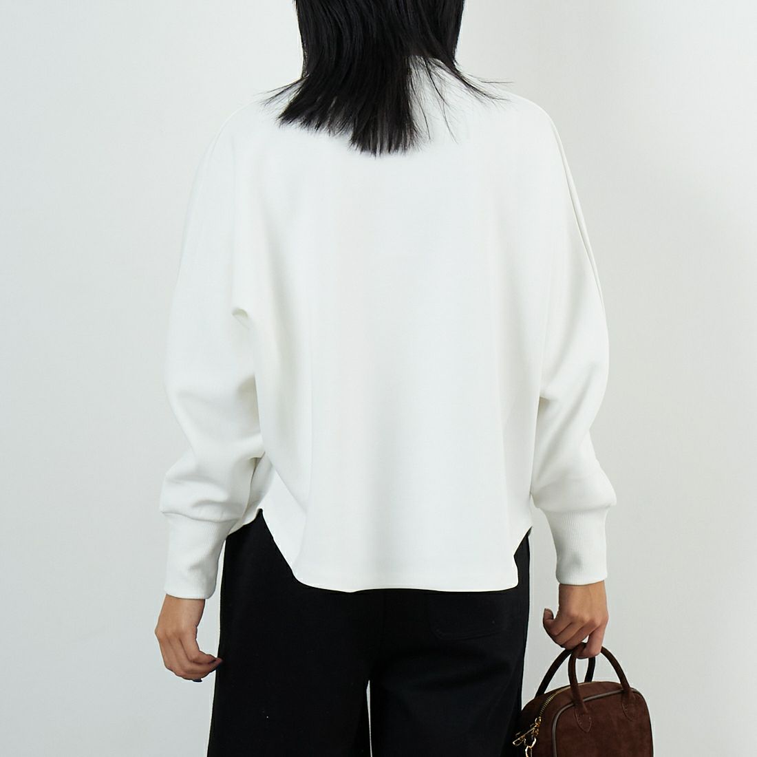 MICA&DEAL [マイカアンドディール] ライトドルマンプルオーバー [0125309247] OFF WHITE &&モデル身長：167cm 着用サイズ：F&&