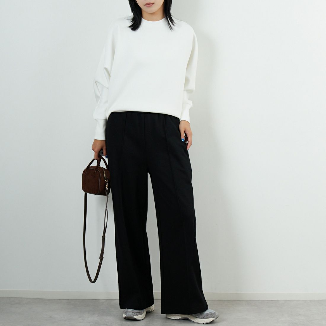 MICA&DEAL [マイカアンドディール] ライトドルマンプルオーバー [0125309247] OFF WHITE &&モデル身長：167cm 着用サイズ：F&&