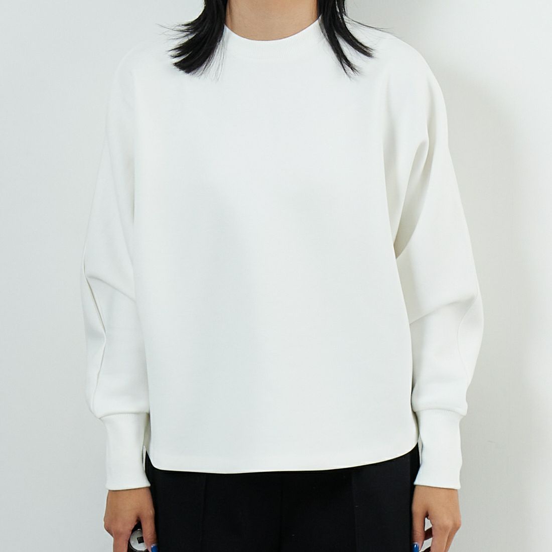 MICA&DEAL [マイカアンドディール] ライトドルマンプルオーバー [0125309247] OFF WHITE &&モデル身長：167cm 着用サイズ：F&&