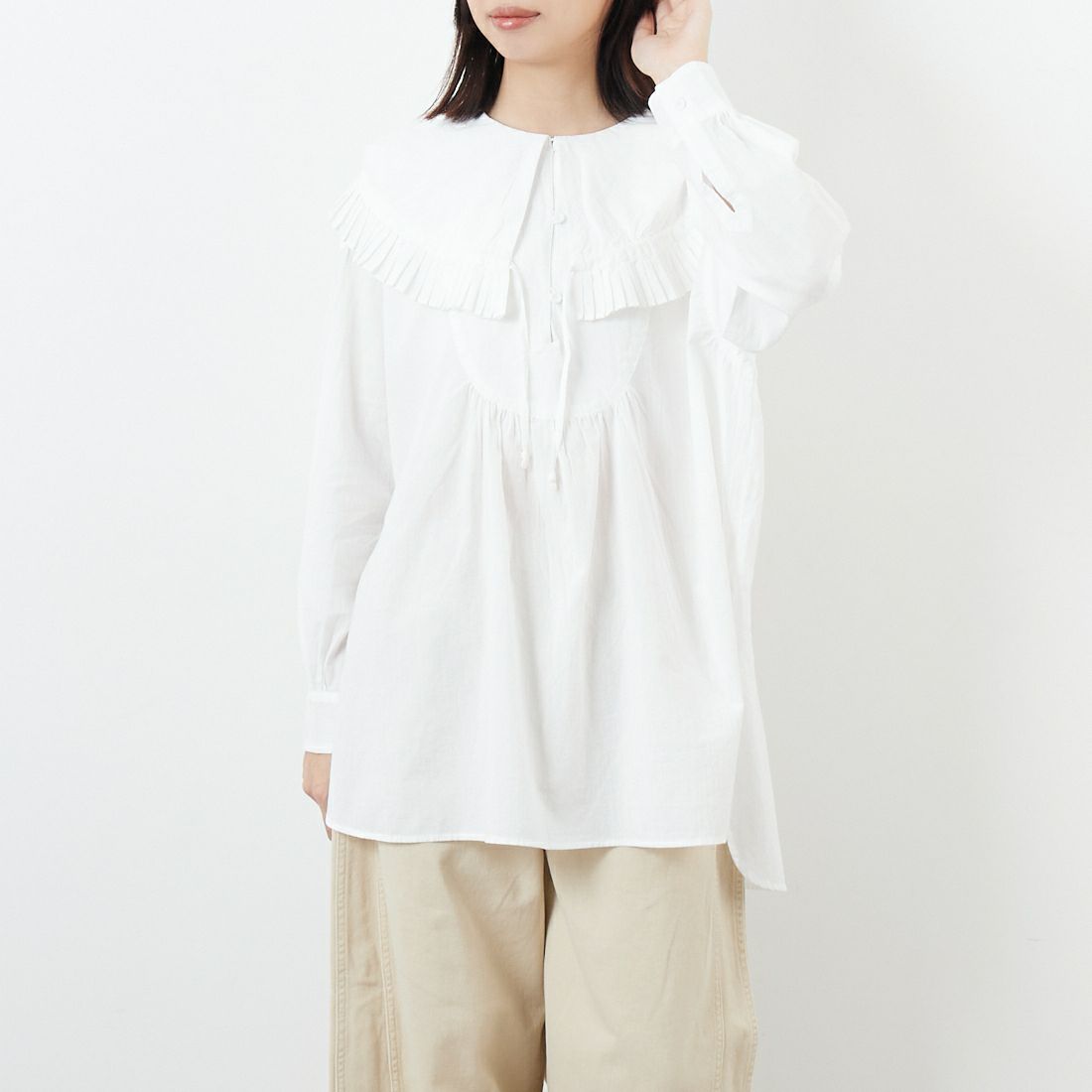 tumugu: [ツムグ] ふわふわコットン フリルフードプルオーバー [TB25302] 02 OFF &&モデル身長：162cm 着用サイズ：F&&