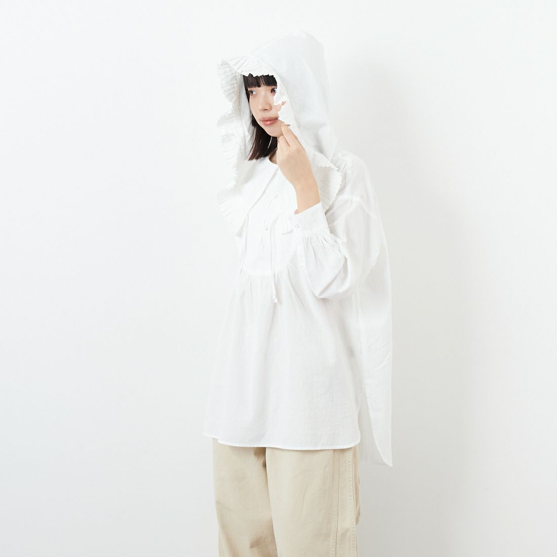 tumugu: [ツムグ] ふわふわコットン フリルフードプルオーバー [TB25302] 02 OFF &&モデル身長：162cm 着用サイズ：F&&
