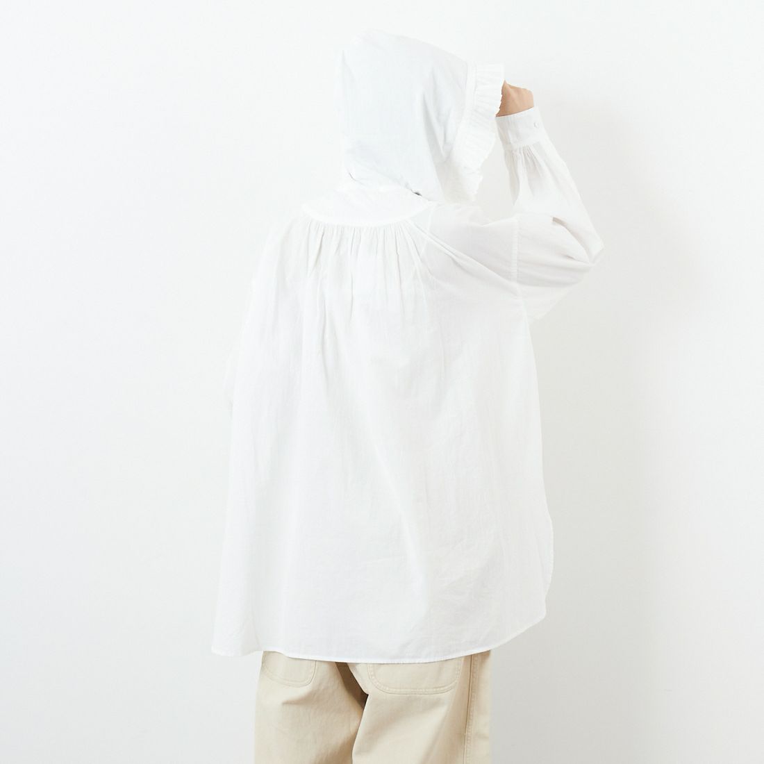 tumugu: [ツムグ] ふわふわコットン フリルフードプルオーバー [TB25302] 02 OFF &&モデル身長：162cm 着用サイズ：F&&