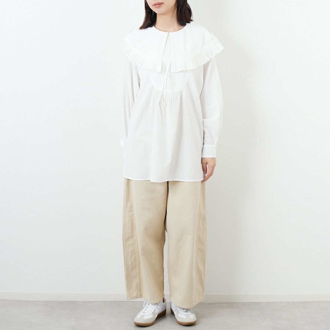 tumugu: [ツムグ] ふわふわコットン フリルフードプルオーバー [TB25302] 02 OFF &&モデル身長：162cm 着用サイズ：F&&