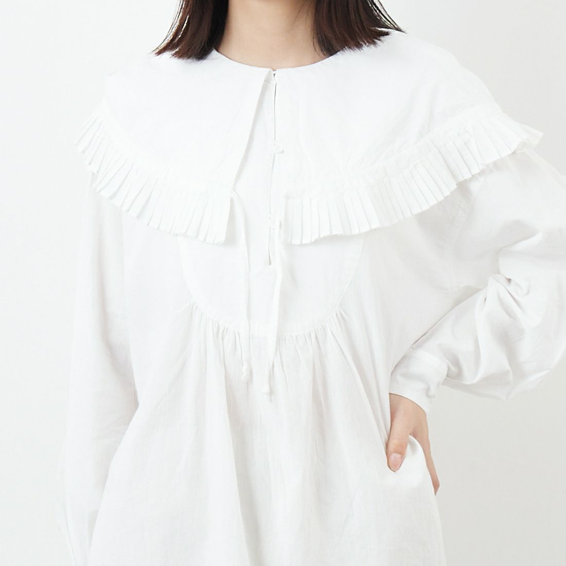 tumugu: [ツムグ] ふわふわコットン フリルフードプルオーバー [TB25302] 02 OFF &&モデル身長：162cm 着用サイズ：F&&