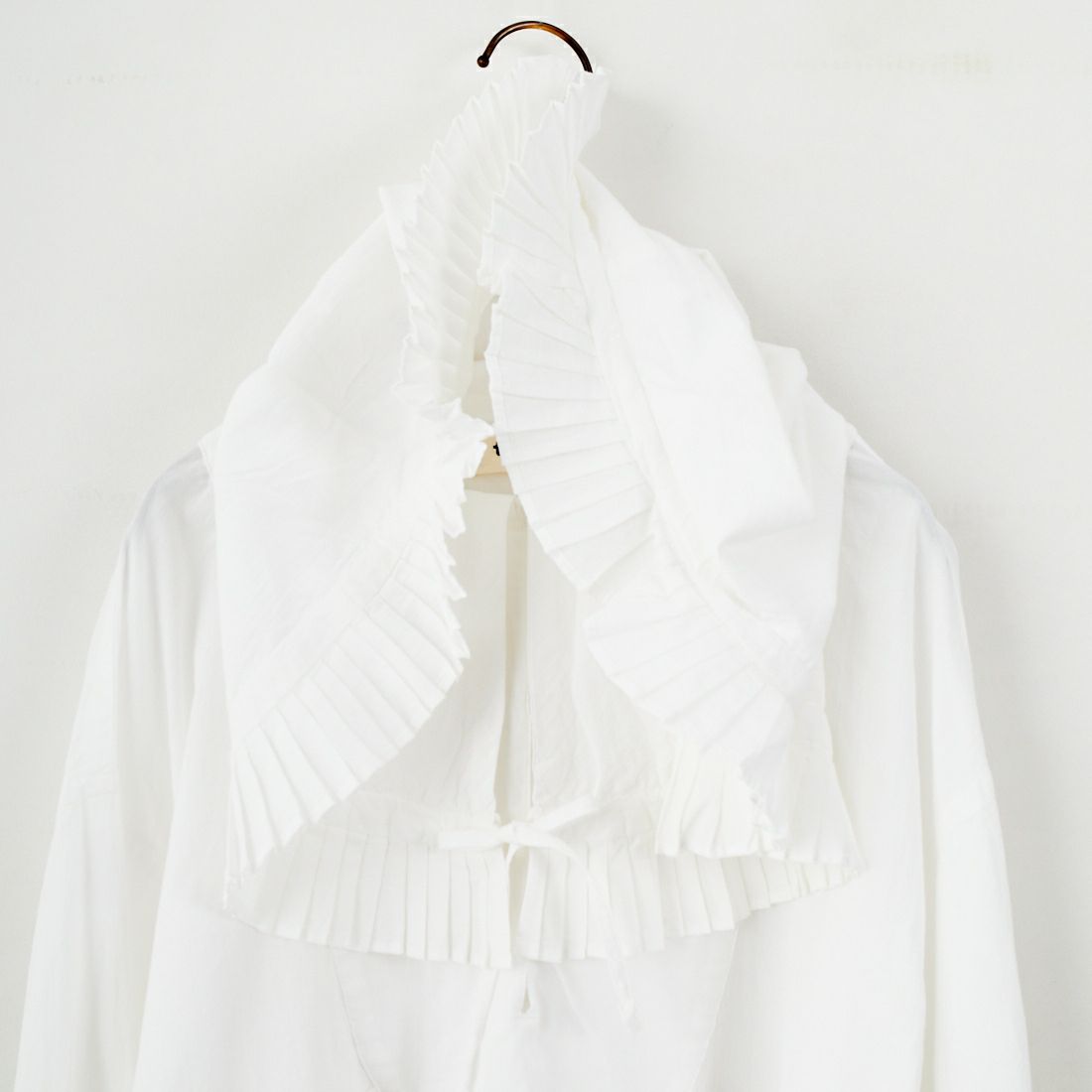 tumugu: [ツムグ] ふわふわコットン フリルフードプルオーバー [TB25302] 02 OFF