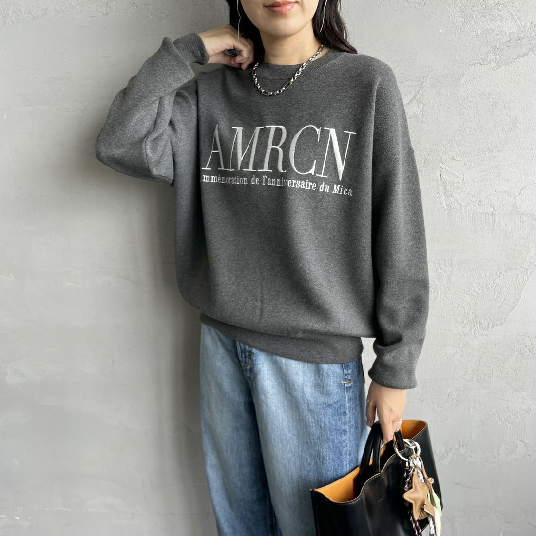 MICA&DEAL [マイカアンドディール] AMERICANA×MICA クルーネック刺繍