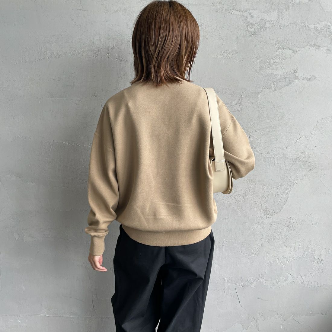 MICA&DEAL [マイカアンドディール] AMERICANA×MICA クルーネック刺繍ニット [0125308272] CAMEL &&モデル身長：158cm 着用サイズ：F&&