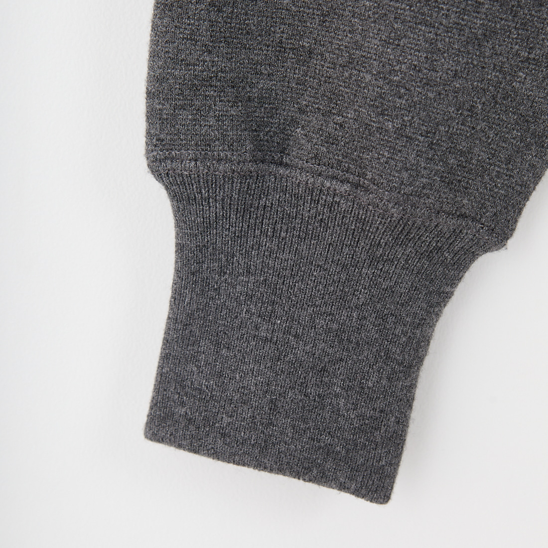 MICA&DEAL [マイカアンドディール] AMERICANA×MICA クルーネック刺繍ニット [0125308272] GRAY