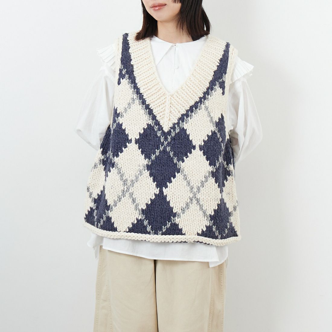 06 O.WHITE&&モデル身長：162cm 着用サイズ：F&&