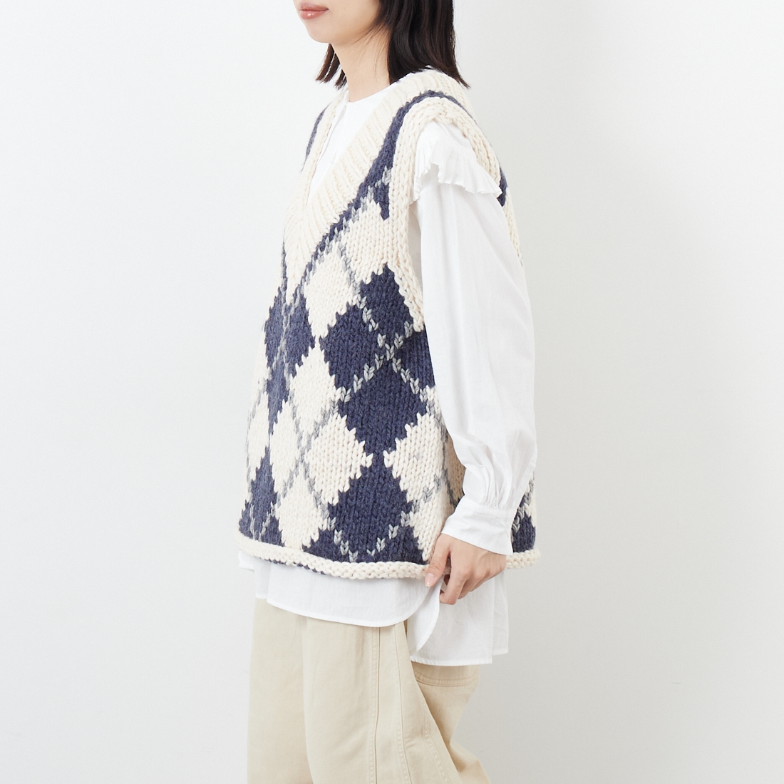 TORRAZZO DONNA [トラッゾドンナ] ハンドニットカウチンベスト [6262-468] 06 O.WHITE &&モデル身長：162cm 着用サイズ：F&&