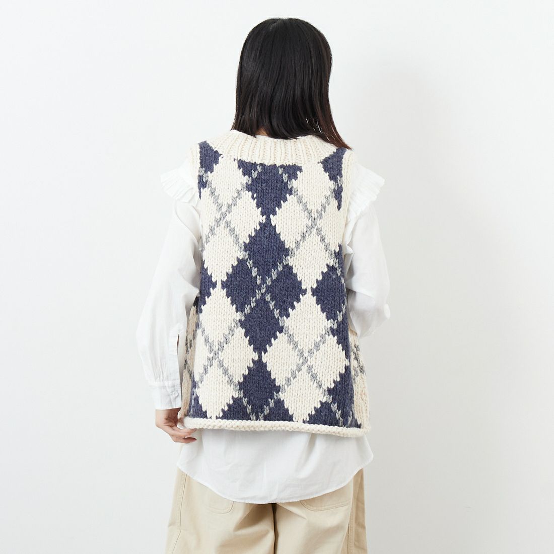 TORRAZZO DONNA [トラッゾドンナ] ハンドニットカウチンベスト [6262-468] 06 O.WHITE &&モデル身長：162cm 着用サイズ：F&&