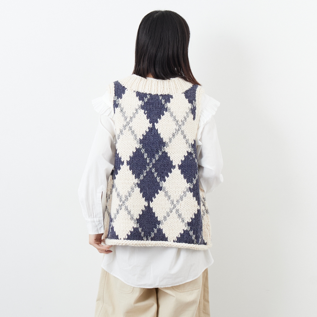 TORRAZZO DONNA [トラッゾドンナ] ハンドニットカウチンベスト [6262-468] 06 O.WHITE &&モデル身長：162cm 着用サイズ：F&&