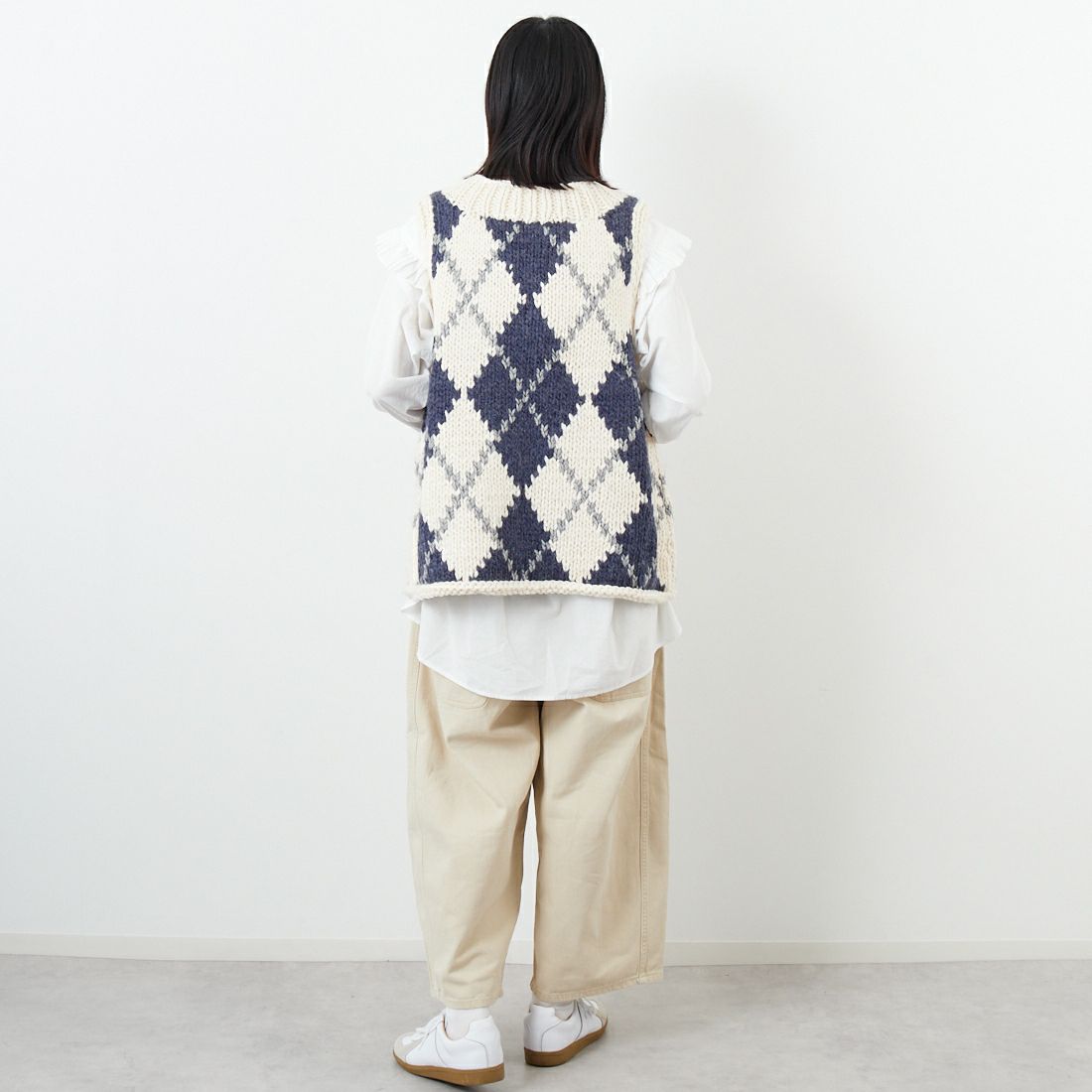 TORRAZZO DONNA [トラッゾドンナ] ハンドニットカウチンベスト [6262-468] 06 O.WHITE &&モデル身長：162cm 着用サイズ：F&&