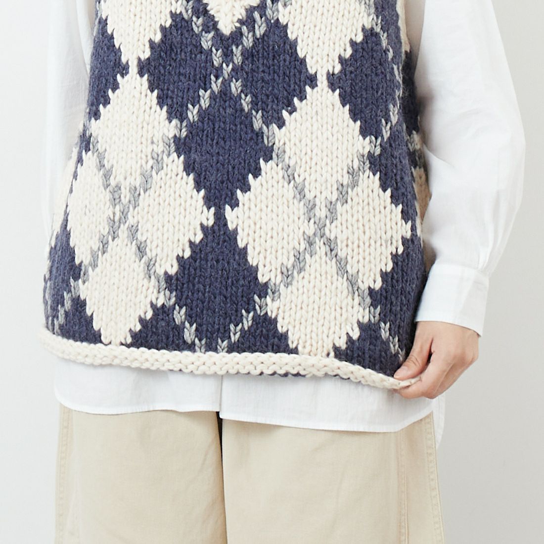 TORRAZZO DONNA [トラッゾドンナ] ハンドニットカウチンベスト [6262-468] 06 O.WHITE &&モデル身長：162cm 着用サイズ：F&&