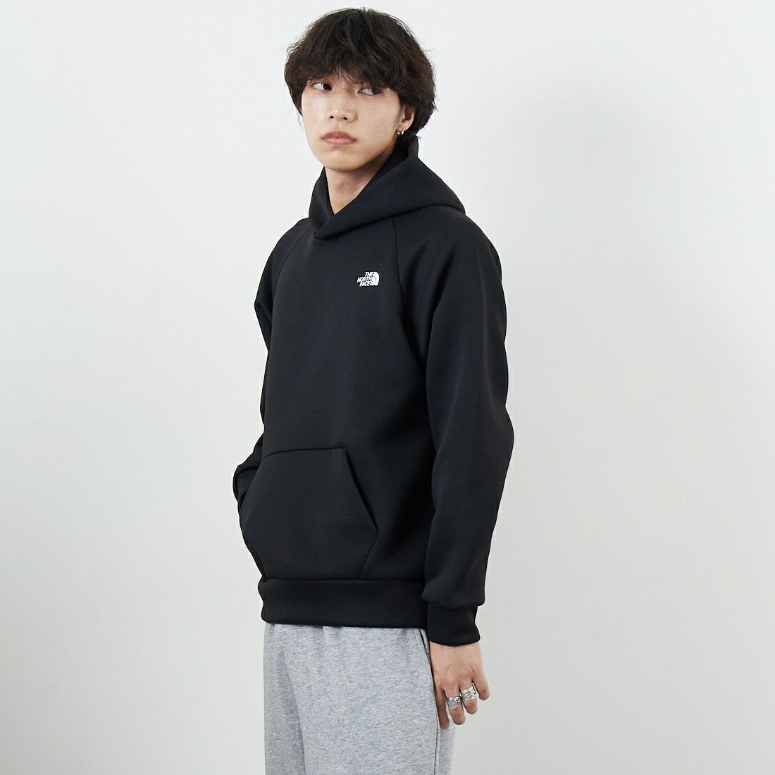 THE NORTH FACE [ザ ノースフェイス] テックエアースウェットフーディ [NT62583] K &&モデル身長：179cm 着用サイズ：M&&