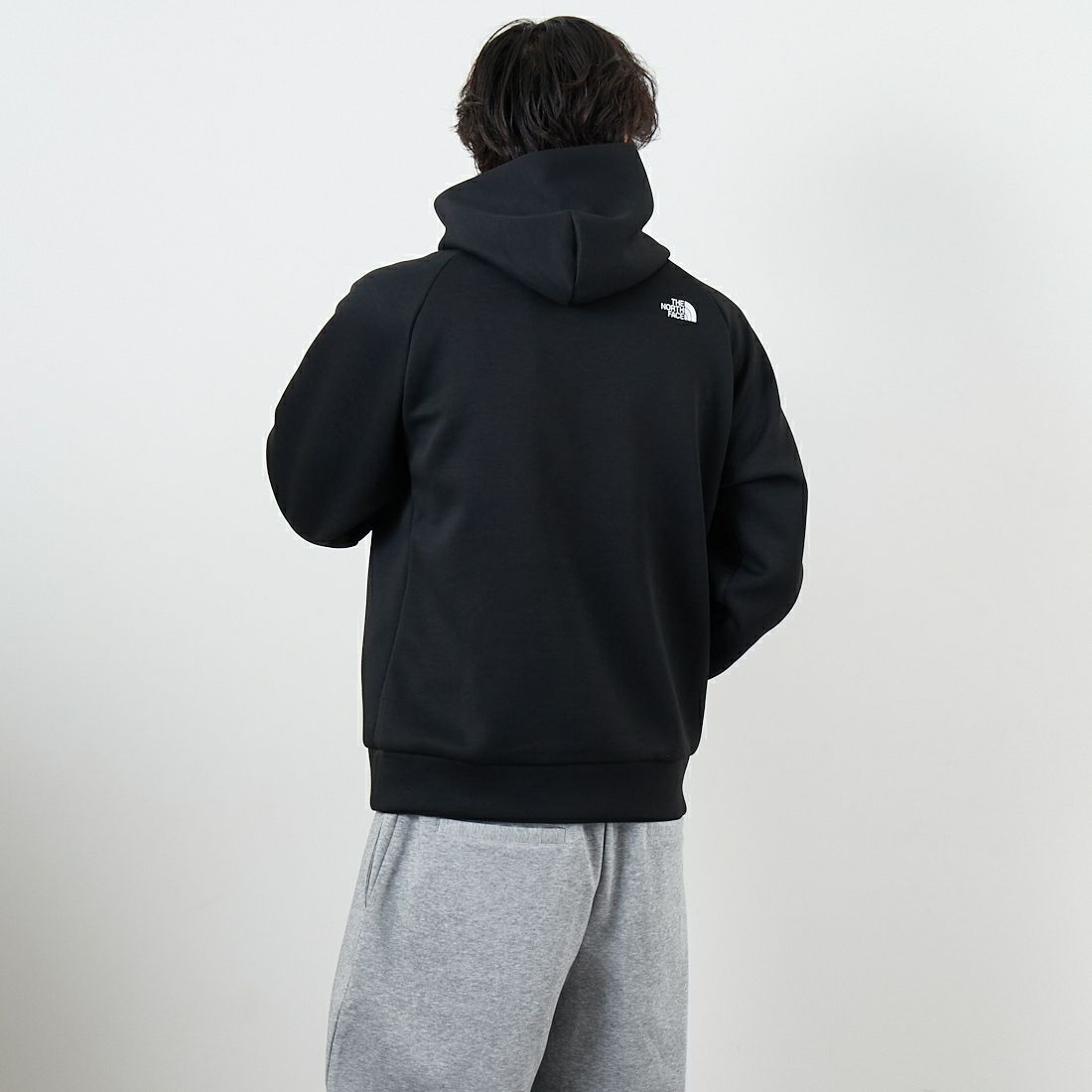THE NORTH FACE [ザ ノースフェイス] テックエアースウェットフーディ [NT62583] K &&モデル身長：179cm 着用サイズ：M&&