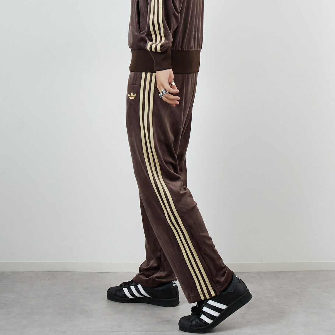 adidas Originals [アディダス オリジナルス] ファイヤーバード ベロアトラックパンツ [CI147] KD9384