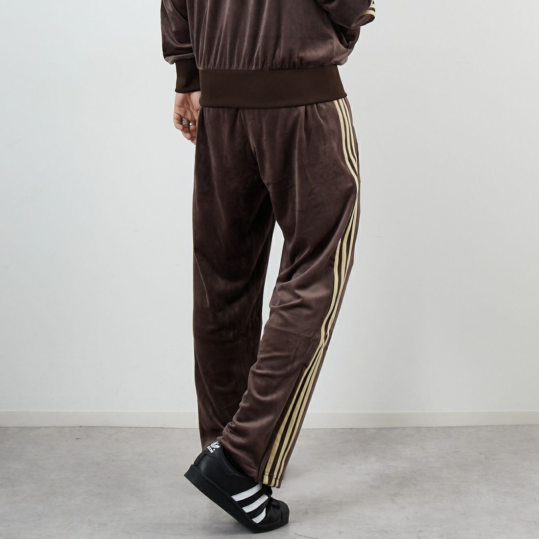 adidas Originals [アディダス オリジナルス] ファイヤーバード ベロアトラックパンツ [CI147] KD9384