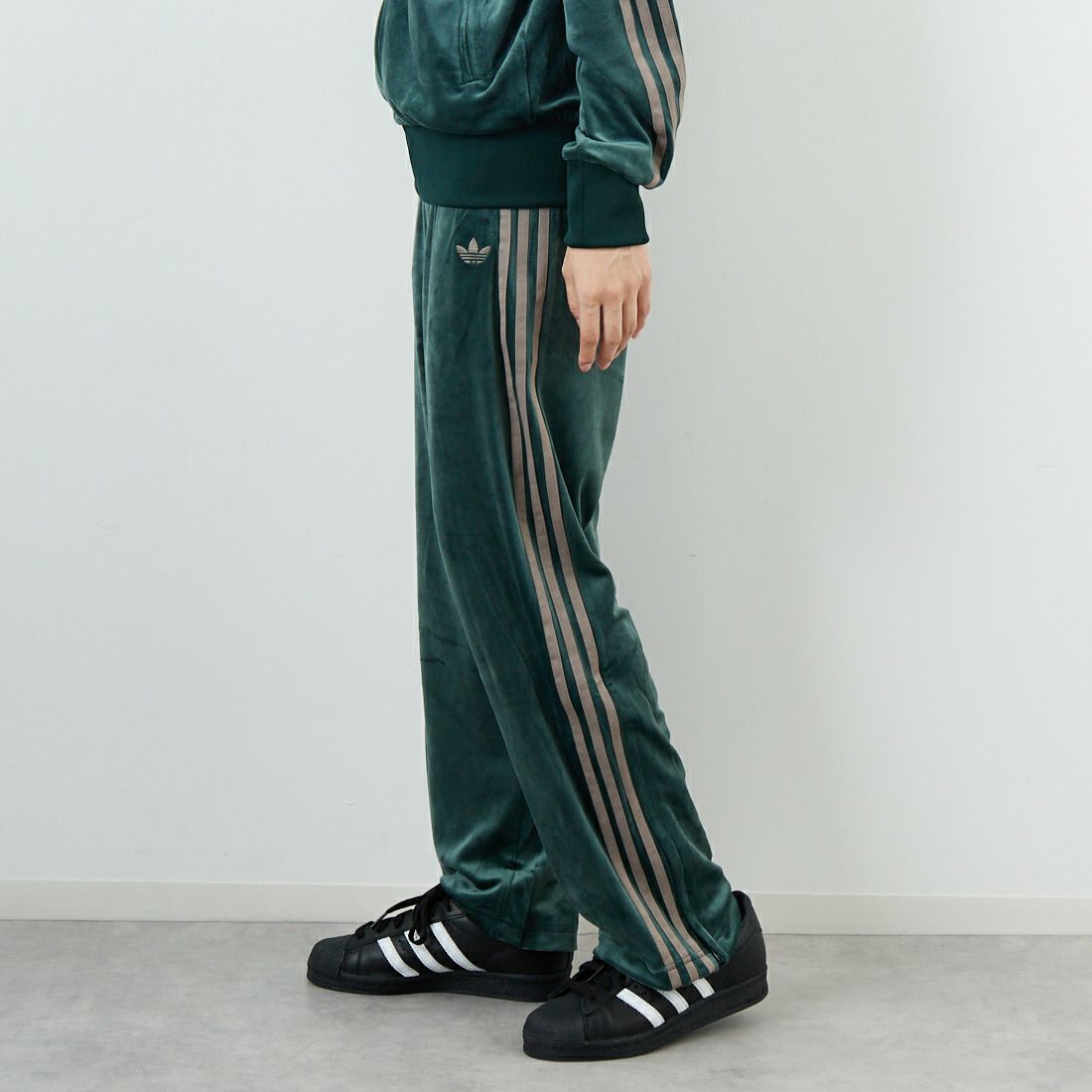 adidas Originals [アディダス オリジナルス] ファイヤーバード ベロアトラックパンツ [CI147] KD9384