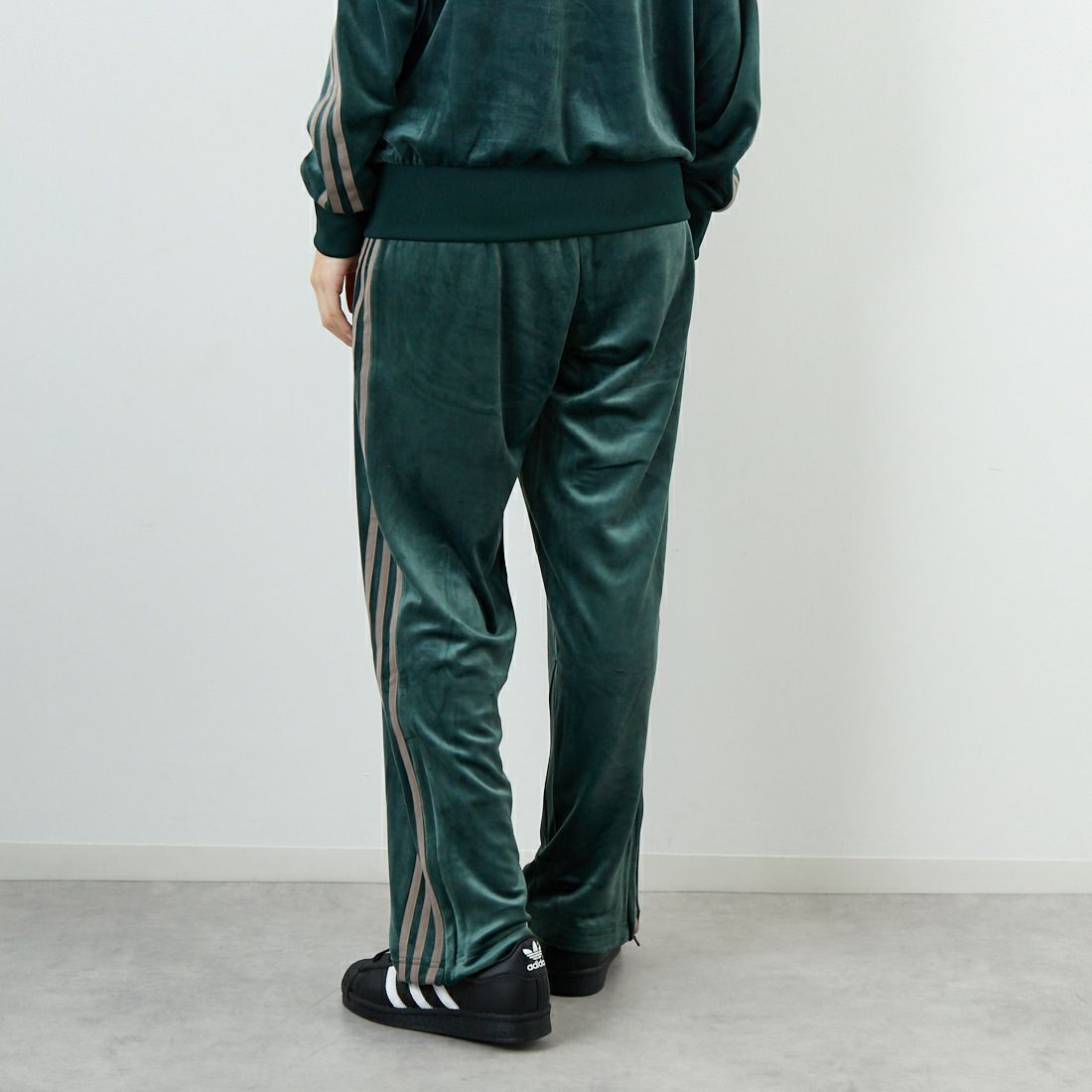 adidas Originals [アディダス オリジナルス] ファイヤーバード ベロアトラックパンツ [CI147] KD9384