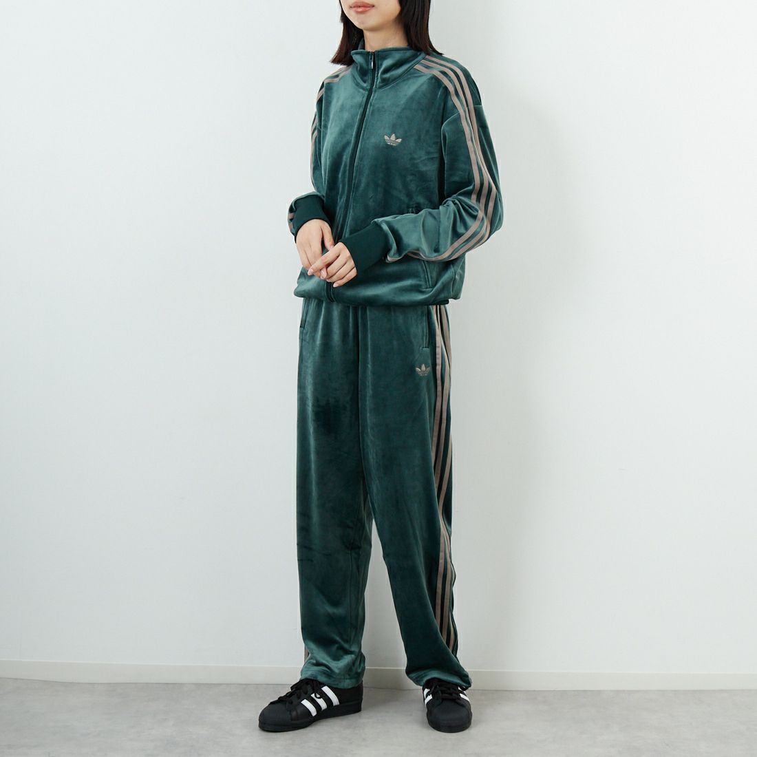 adidas Originals [アディダス オリジナルス] ファイヤーバード ベロアトラックパンツ [CI147] KD9384