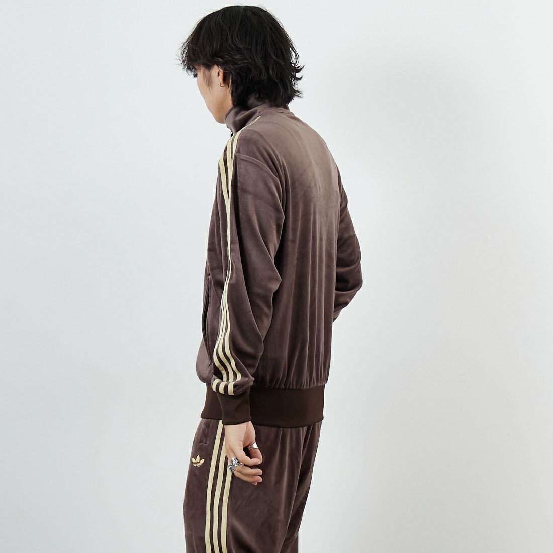 adidas Originals [アディダス オリジナルス] ファイヤーバード ベロアトラックトップ [ID053] KD9373 &&モデル身長：179cm 着用サイズ：M&&