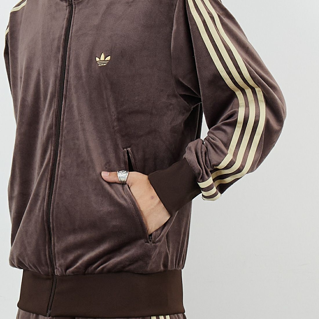 adidas Originals [アディダス オリジナルス] ファイヤーバード ベロアトラックトップ [ID053] KD9373 &&モデル身長：179cm 着用サイズ：M&&