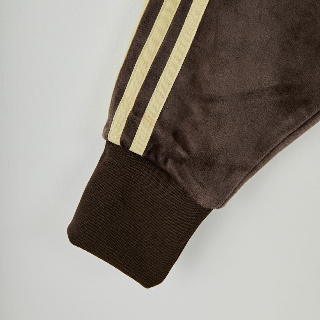 adidas Originals [アディダス オリジナルス] ファイヤーバード ベロアトラックトップ [ID053] KD9373