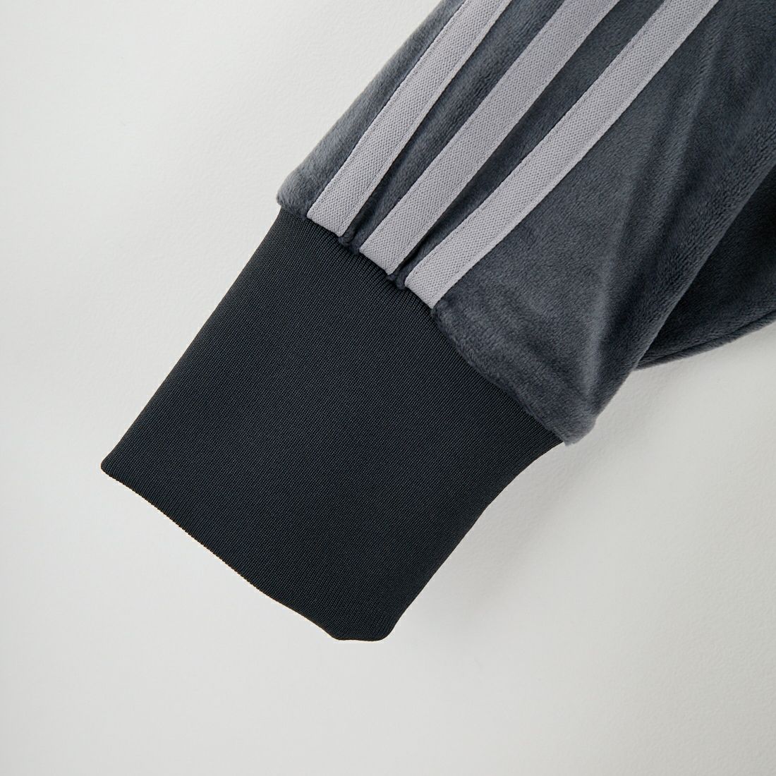 adidas Originals [アディダス オリジナルス] ファイヤーバード ベロアトラックトップ [ID053] KD9374