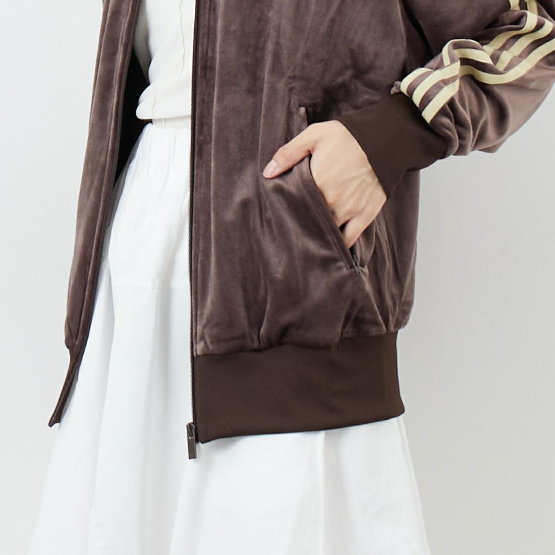 adidas Originals [アディダス オリジナルス] ファイヤーバード ベロアトラックトップ [ID053] KD9373 &&モデル身長：162cm 着用サイズ：XS&&