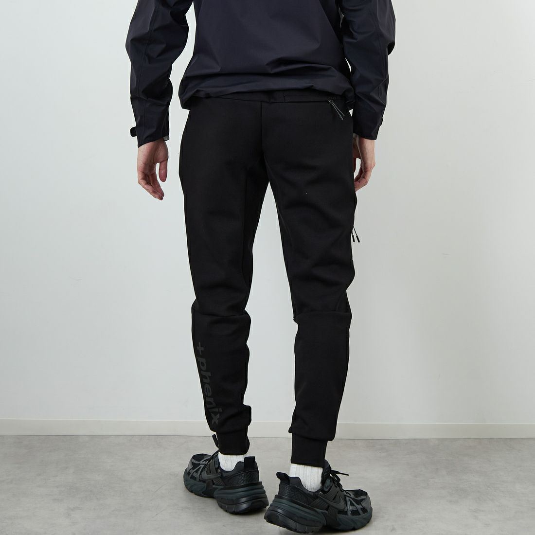 phenix [プラスフェニックス] 別注 ダンボールニット ジョガーパンツ