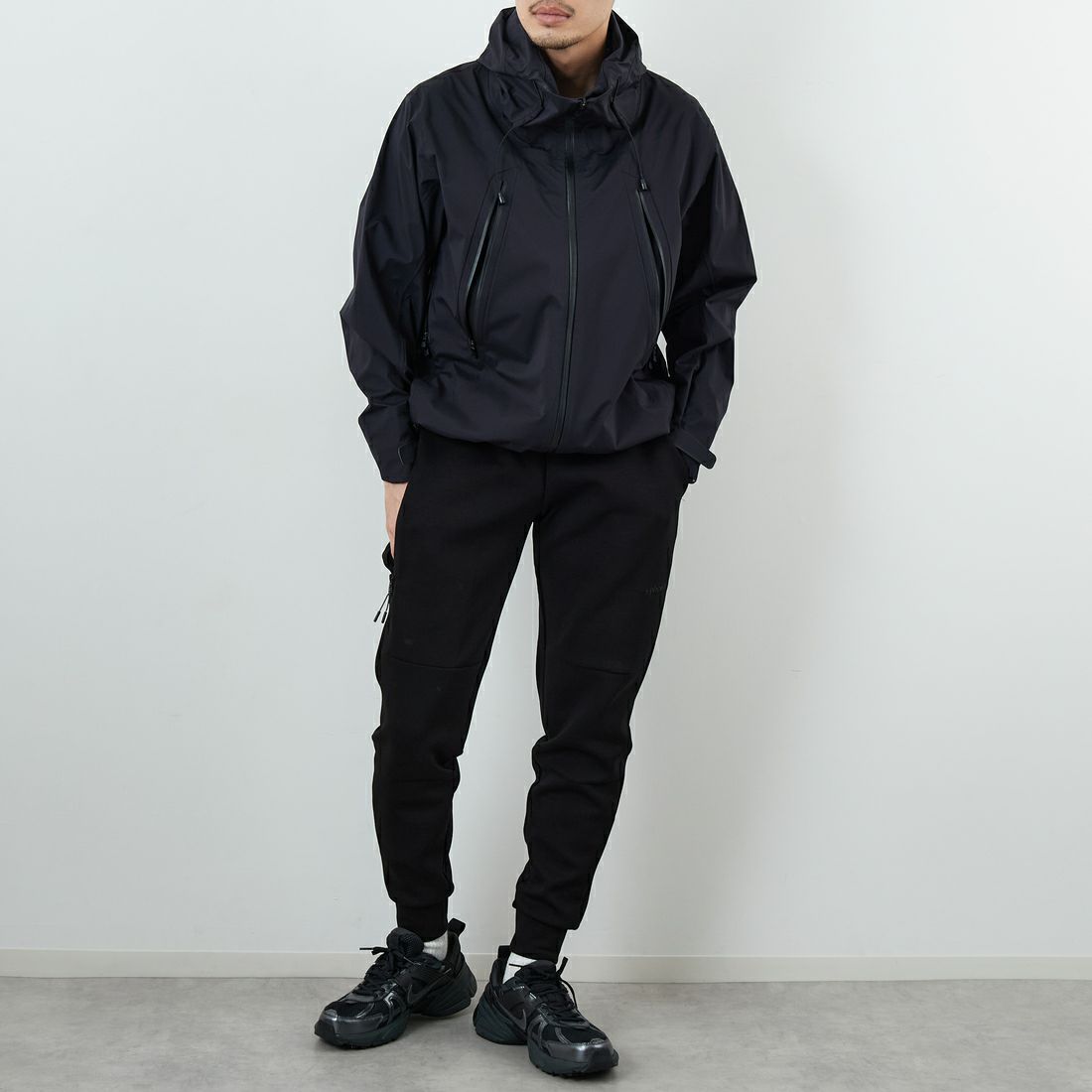 +phenix [プラスフェニックス] 別注 ダンボールニット ジョガーパンツ [POB-25080IN-JF] BLACK &&モデル身長：168cm 着用サイズ：M&&