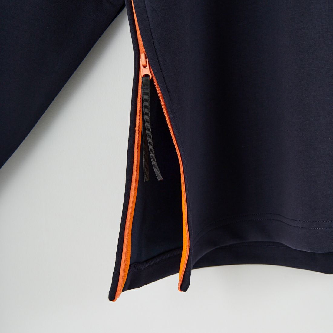 +phenix [プラスフェニックス] 別注 ダンボールニット サイドジップクルーネックスウェット [POO-25082IN-JF] NAVY