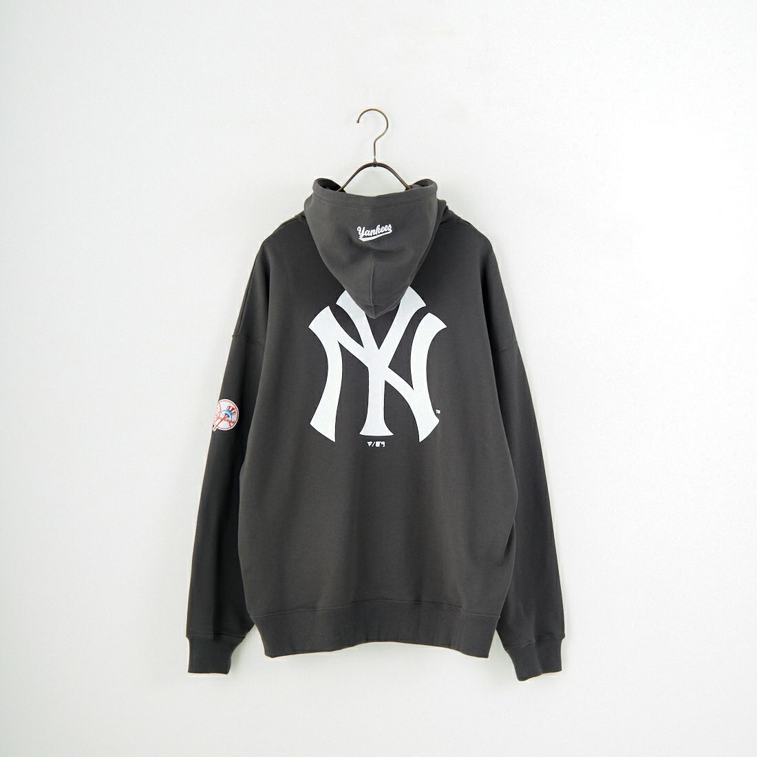 Fanatics [ファナティクス] 別注 MLBロゴ バックプリント スウェットパーカー [ML0625FW0006-JF] CHR NY