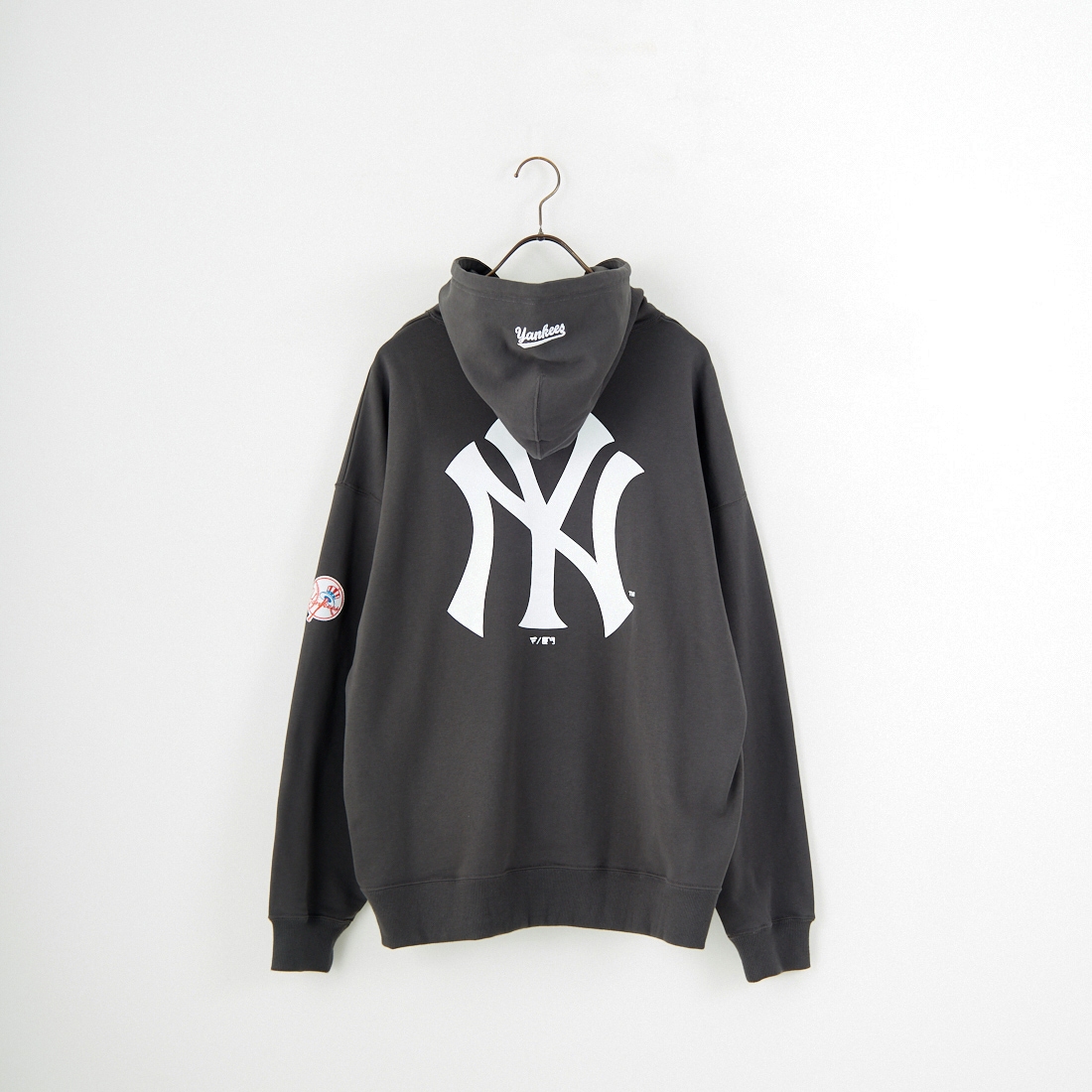 Fanatics [ファナティクス] 別注 MLBロゴ バックプリント スウェットパーカー [ML0625FW0006-JF] CHR NY