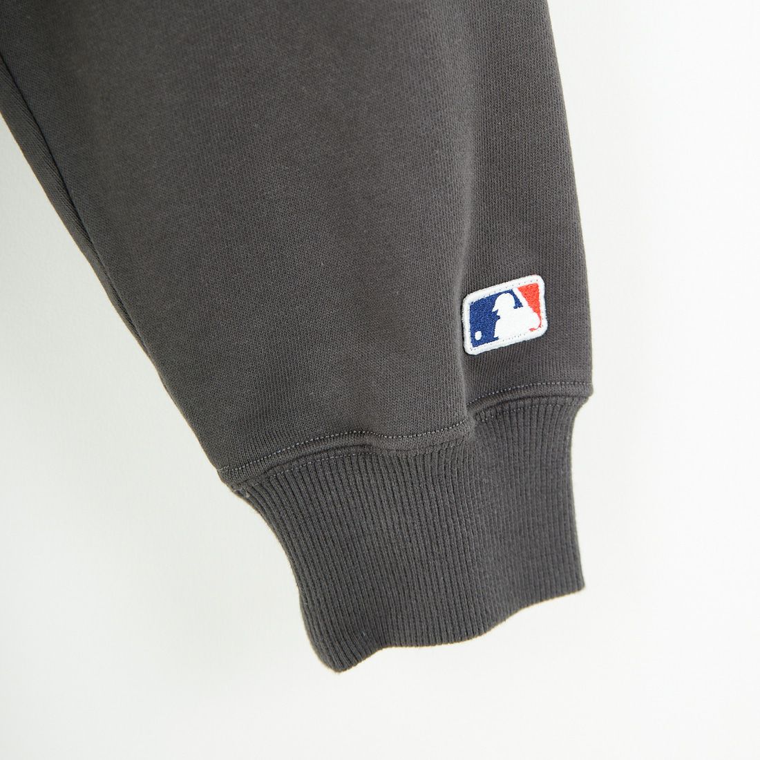 Fanatics [ファナティクス] 別注 MLBロゴ バックプリント スウェットパーカー [ML0625FW0006-JF] CHR NY