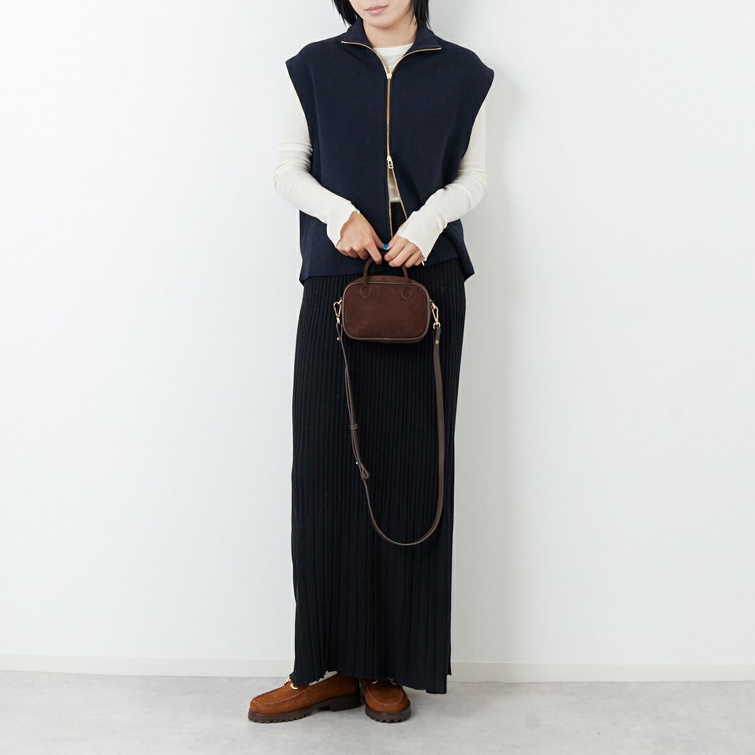 MICA&DEAL [マイカアンドディール] ジップアップ畦ニットベスト [0125308248] D/NAVY &&モデル身長：167cm 着用サイズ：F&&