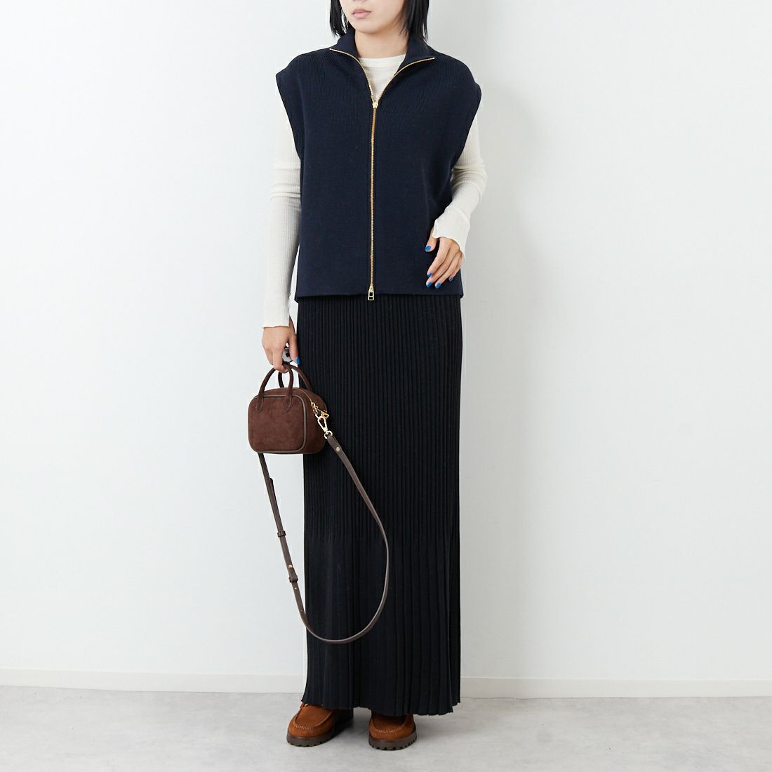 MICA&DEAL [マイカアンドディール] ジップアップ畦ニットベスト [0125308248] D/NAVY &&モデル身長：167cm 着用サイズ：F&&