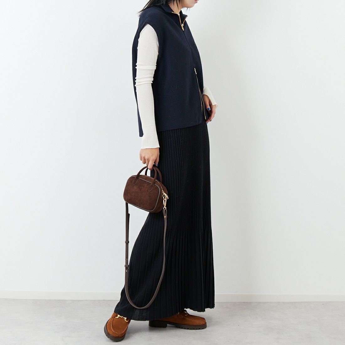 MICA&DEAL [マイカアンドディール] ジップアップ畦ニットベスト [0125308248] D/NAVY &&モデル身長：167cm 着用サイズ：F&&