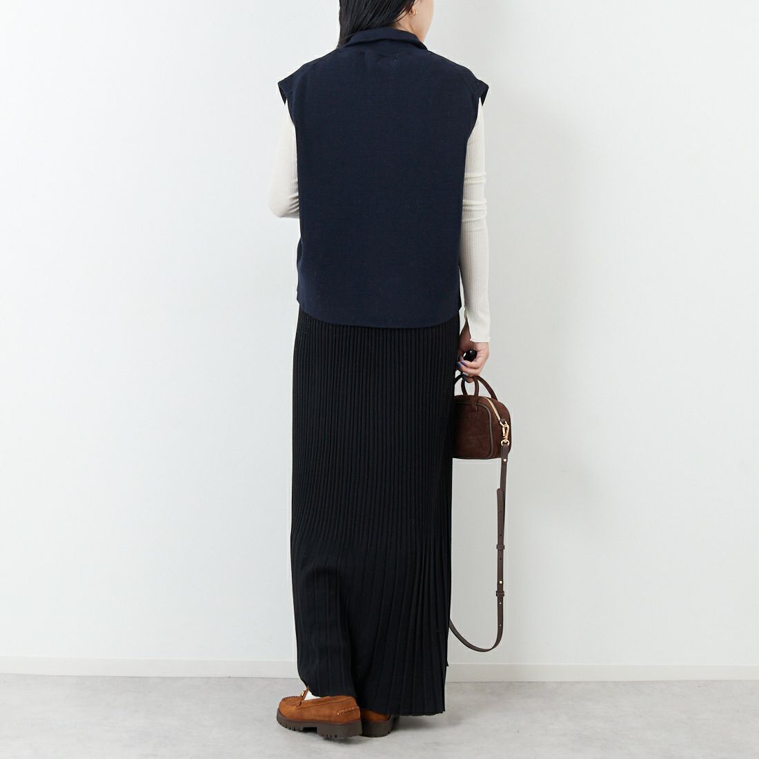 MICA&DEAL [マイカアンドディール] ジップアップ畦ニットベスト [0125308248] D/NAVY &&モデル身長：167cm 着用サイズ：F&&
