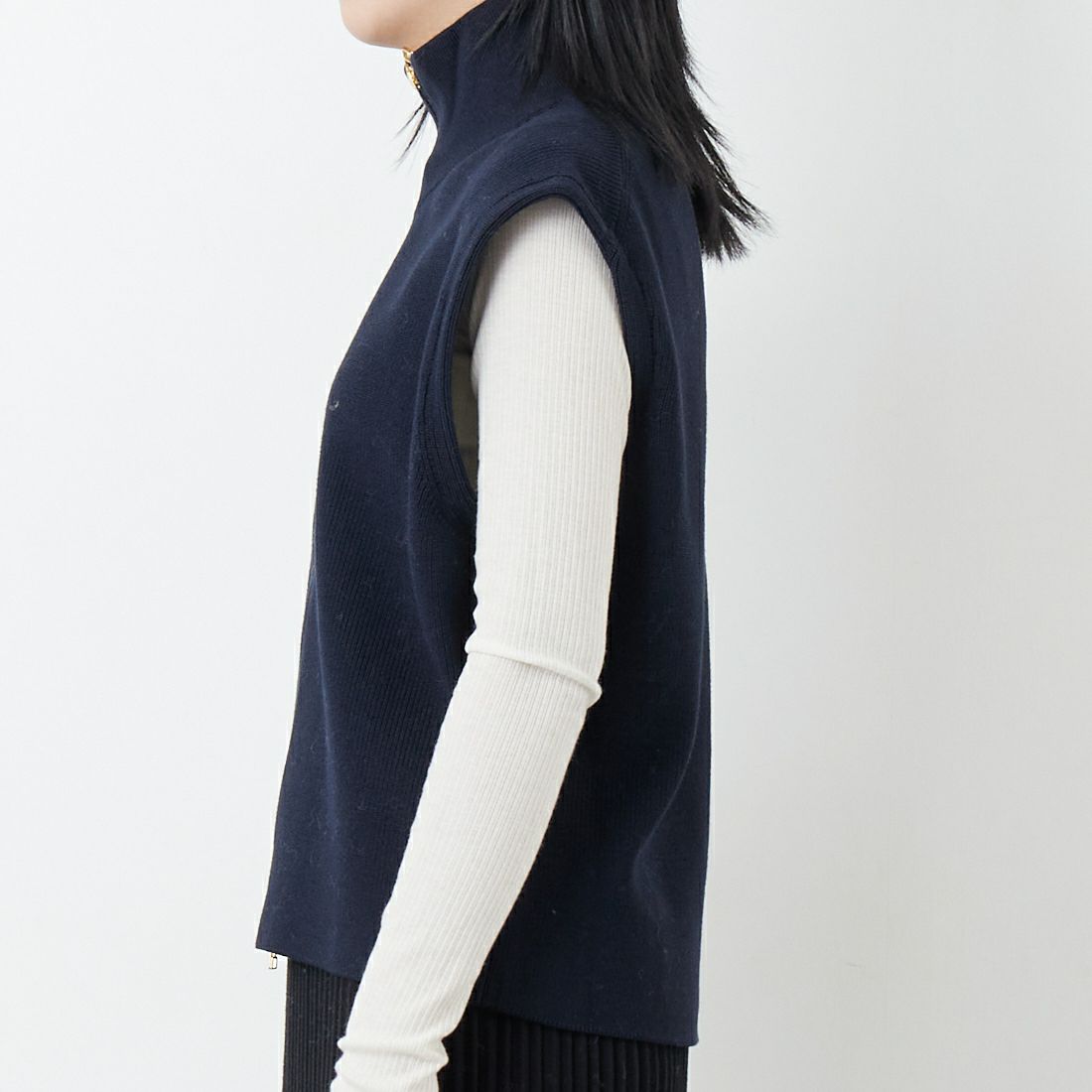 MICA&DEAL [マイカアンドディール] ジップアップ畦ニットベスト [0125308248] D/NAVY &&モデル身長：167cm 着用サイズ：F&&