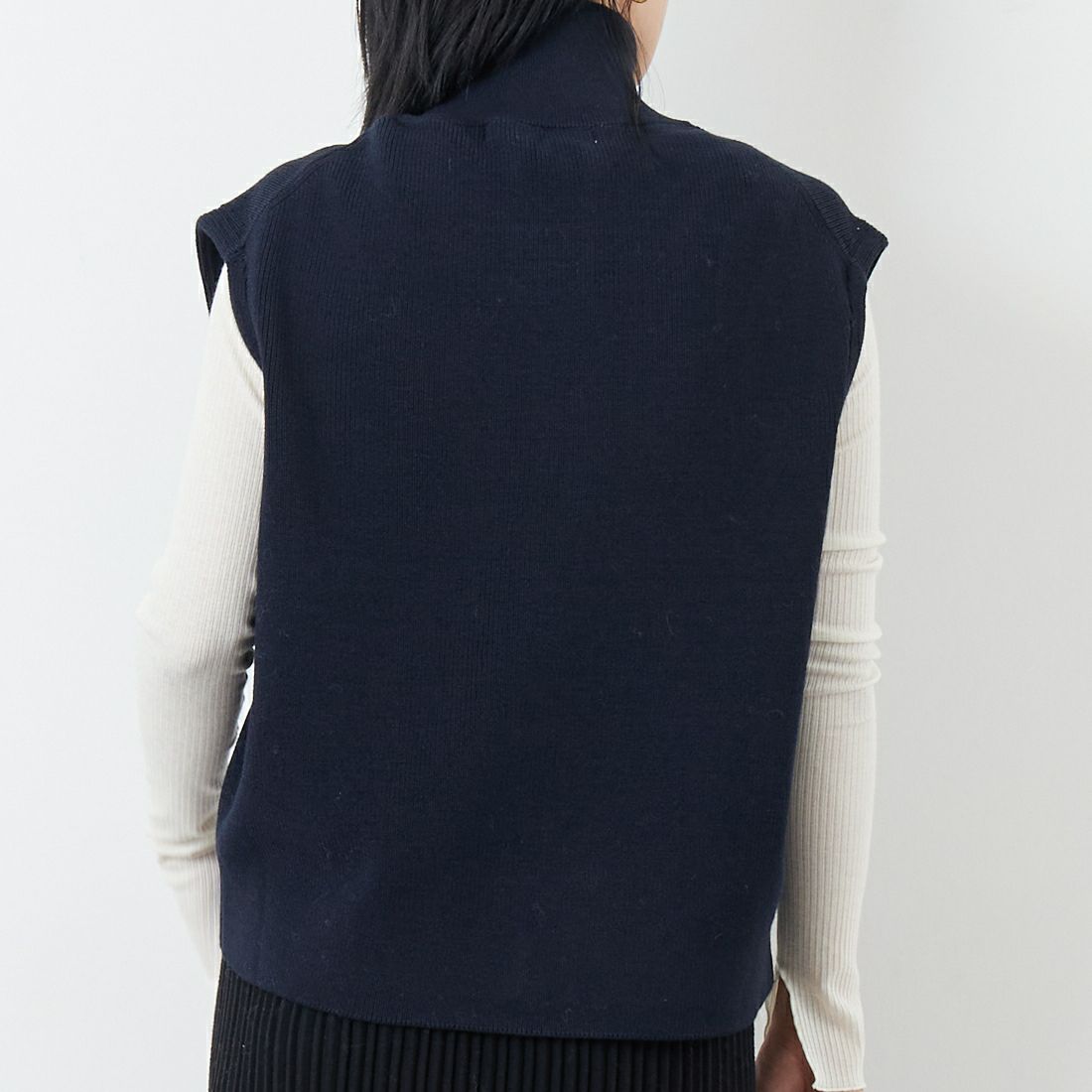 MICA&DEAL [マイカアンドディール] ジップアップ畦ニットベスト [0125308248] D/NAVY &&モデル身長：167cm 着用サイズ：F&&