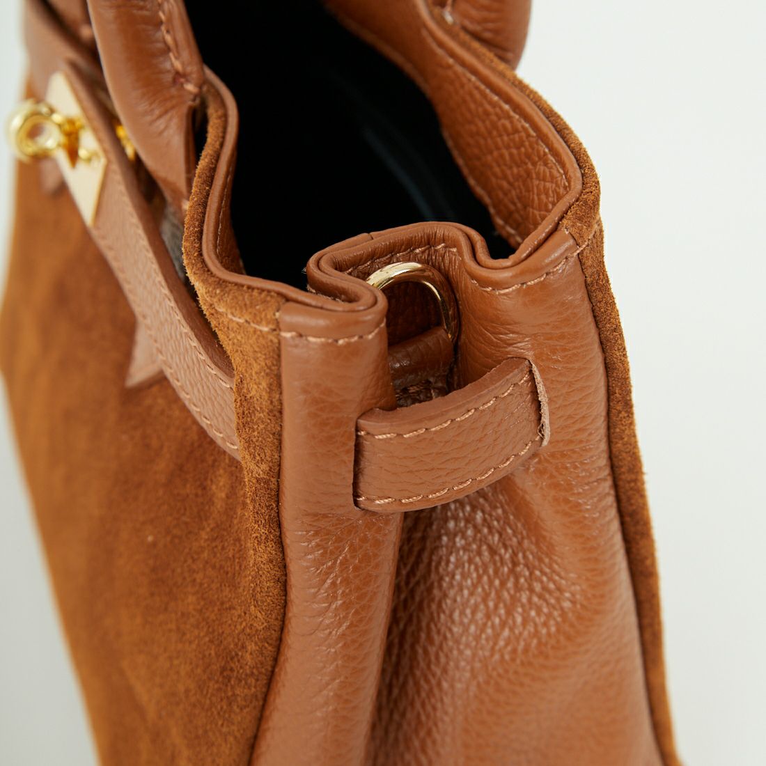 AULENTTI [オウレンティ] 2WAYレザーショルダーバッグ [ST-219MOD-DO]